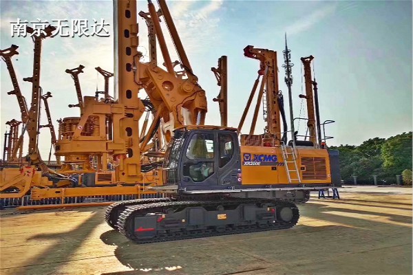 三一旋挖鉆機(jī)價(jià)格多少錢一臺.jpg