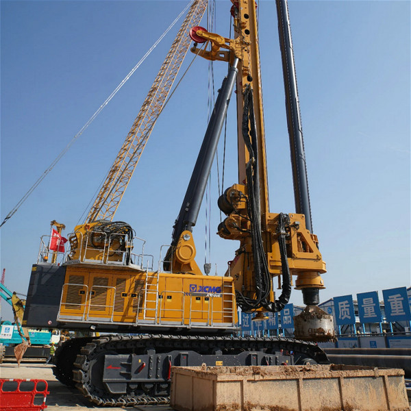 158MPa硬巖旋挖機施工，徐工XR400D.jpg